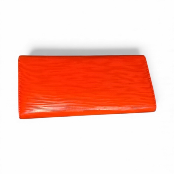 Louis Vuitton Orange Epi Sarah Wallet - Picture 6 of 12